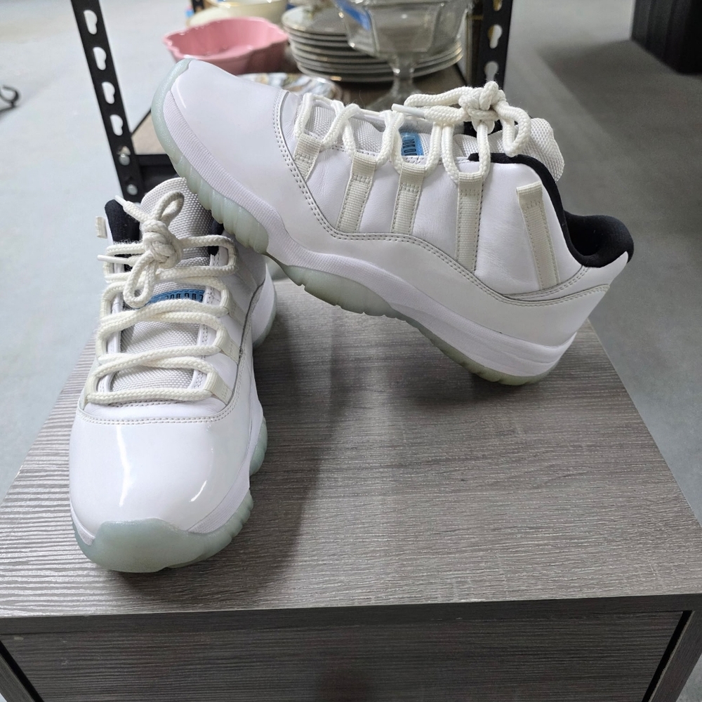 Nike Air Jordan 11 Retro Low Legend Blue Size 9